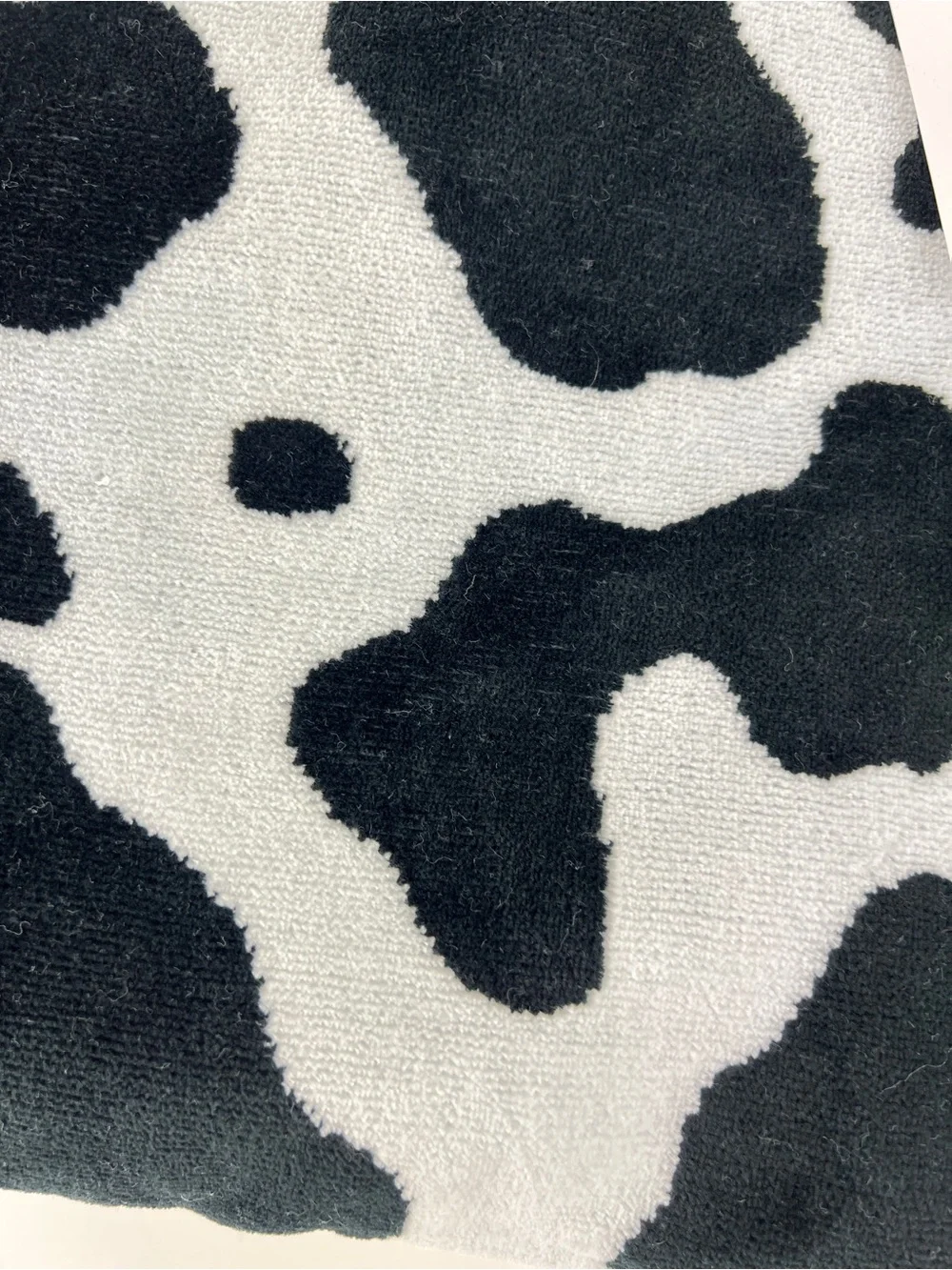 Truly Lou Black & White Cow Print Bath Towels Soft Velour Cotton 2 Pc NEW